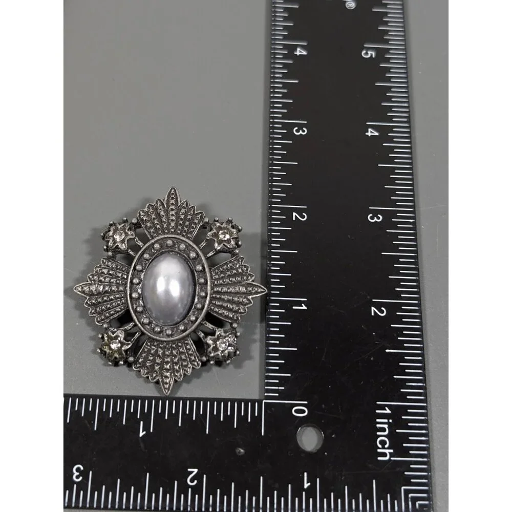 Retro Art Deco‎ Gray Metallic Faux Pearl Crystal Medallion Cross Brooch Pin